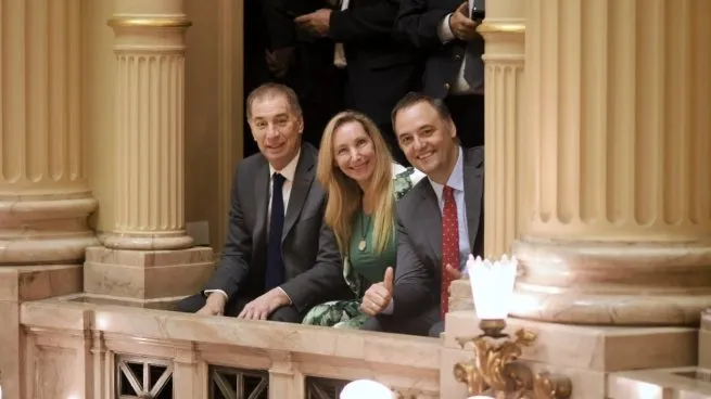 karina-milei-diego-santilli-y-manuel-adorni-senado