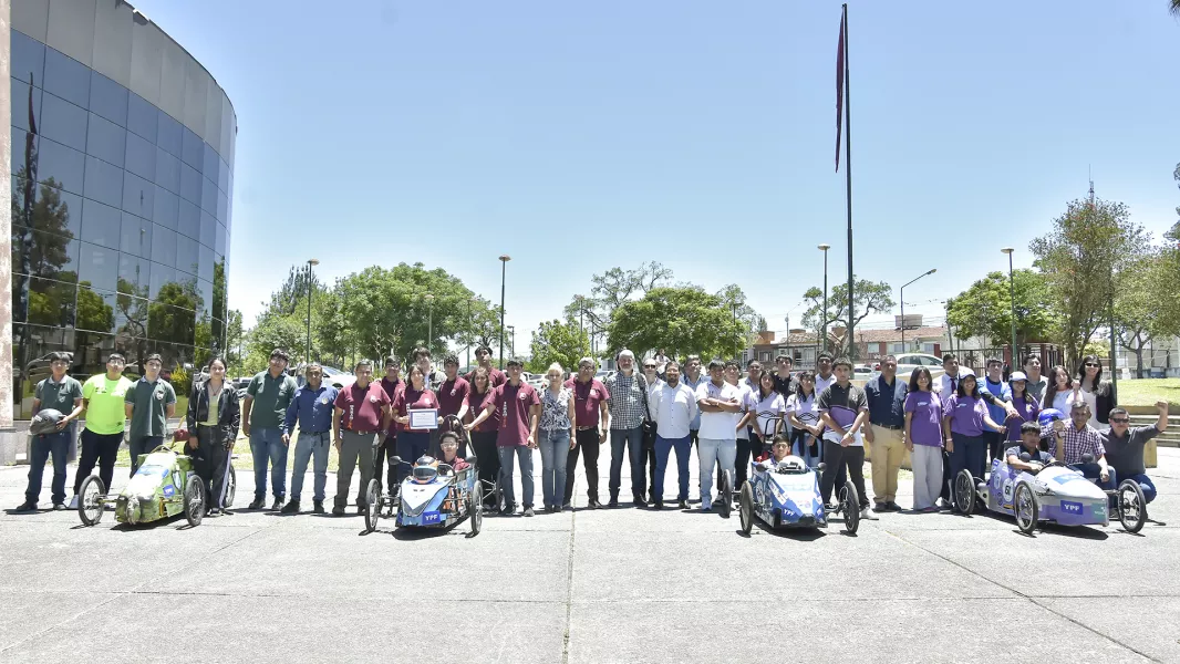 98773-destacada-participacion-de-las-escuelas-tecnicas-saltenias-en-una-competencia-de-autos-electricos-a-nivel-nacional