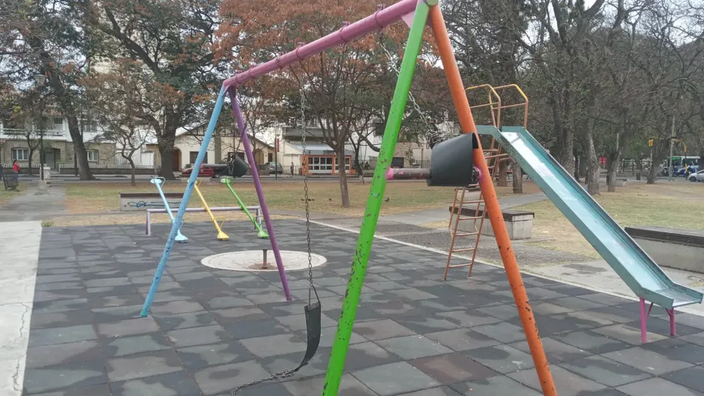 juegos infantiles rotos