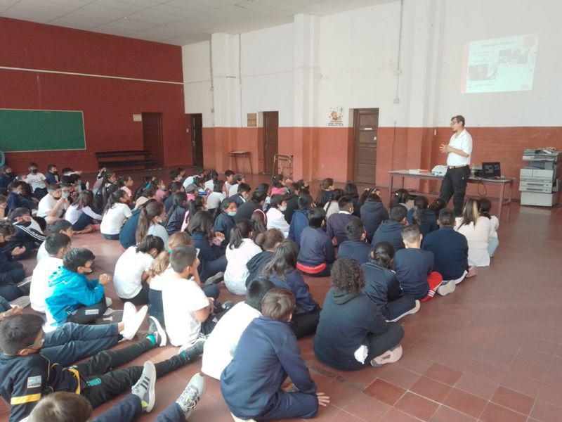 81794-concientizan-sobre-el-uso-responsable-del-sistema-de-emergencia-911