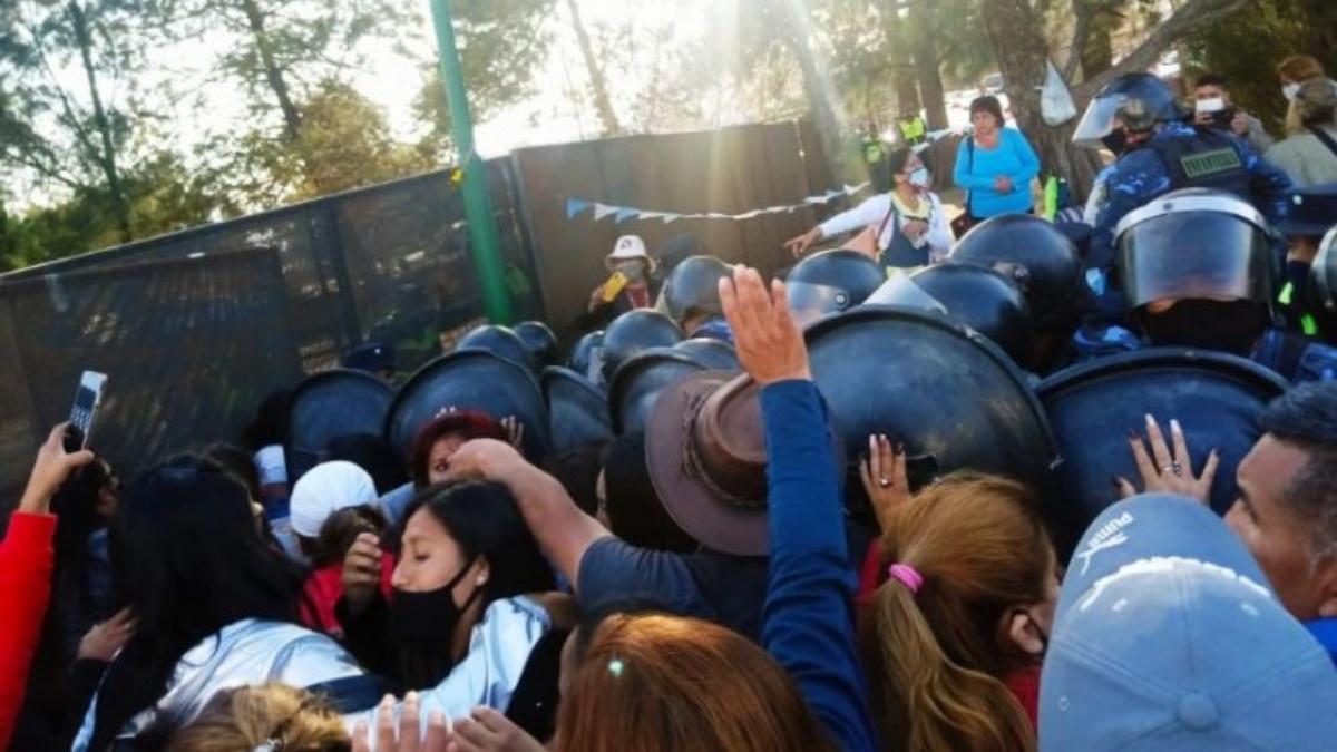 Docentes policías