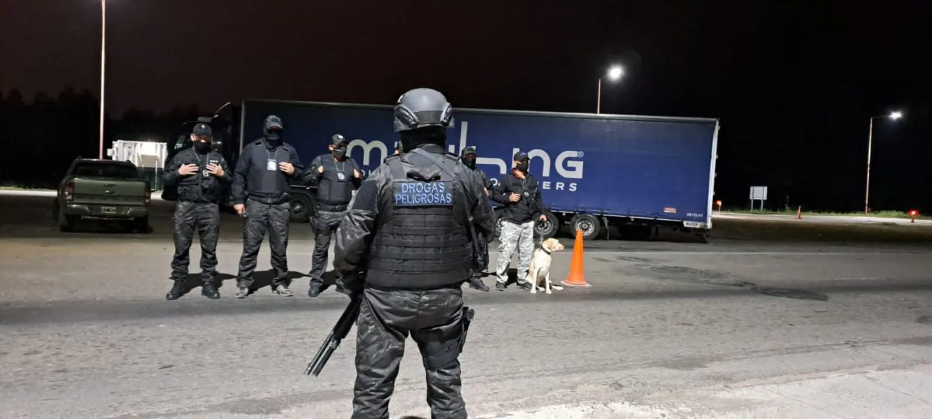 3588-mas-de-262-kilos-de-cocaina-secuestrados-por-la-policia-en-oran