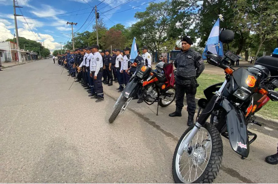 6191-el-gobierno-entrego-moviles-policiales-en-oran-yrigoyen-y-pichanal