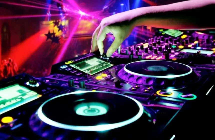 DJ