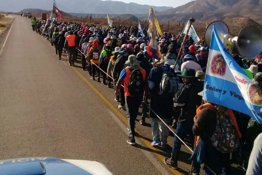 84814-defensa-civil-coordina-los-nodos-de-asistencia-a-los-peregrinos