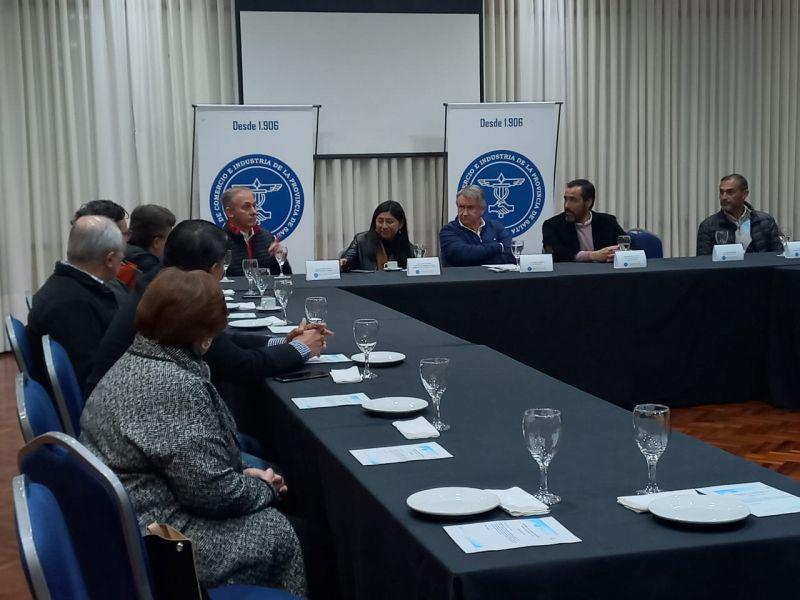 84202-el-gobierno-junto-al-empresariado-de-salta-delinean-acciones-para-la-reconversion-de-planes-en-empleo