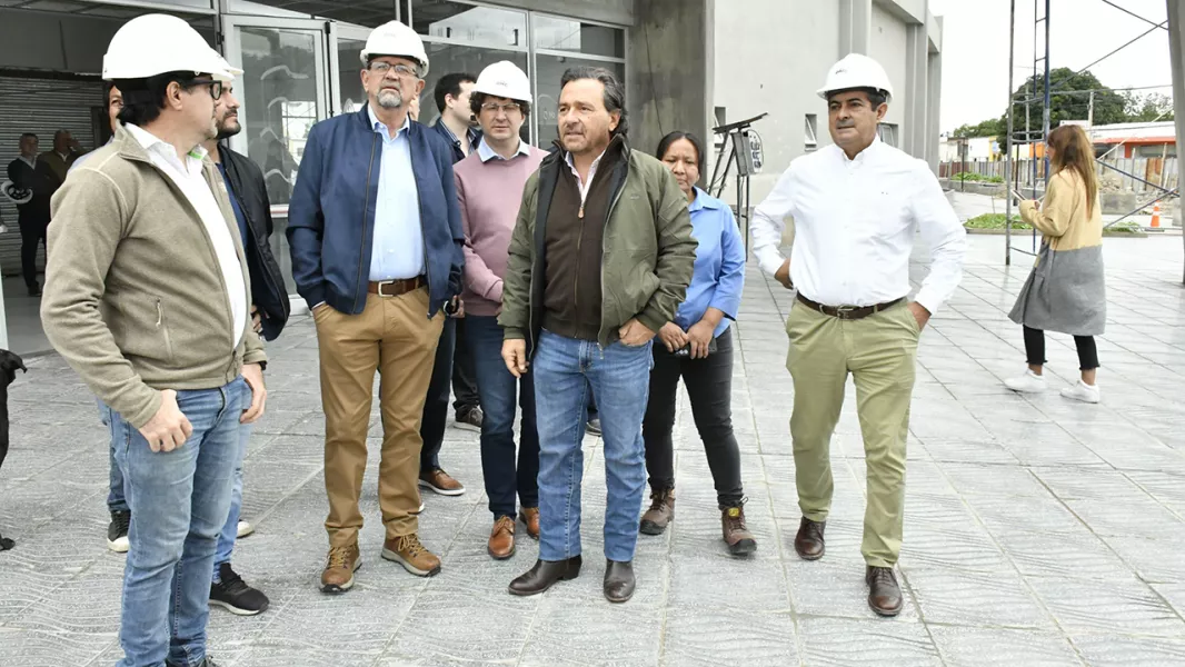17069-saenz-superviso-el-avance-de-dos-obras-clave-en-guemes-la-nueva-terminal-de-omnibus-y-la-tecnica-tesla