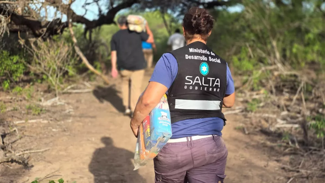 17256-el-gobierno-provincial-reforzo-las-asistencias-en-pichanal-tras-la-crecida-del-rio-bermejo