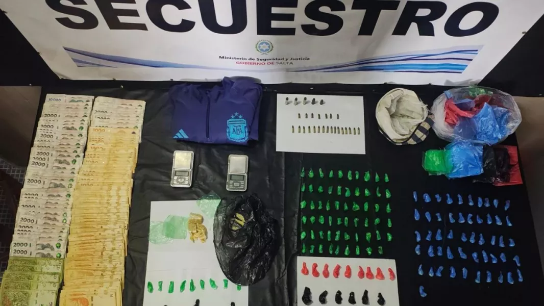 109285-secuestran-mas-de-700-dosis-de-droga-en-barrio-ceferino